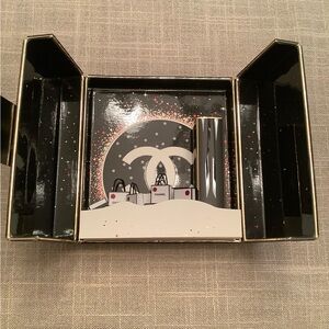 FIRM PRICE Chanel Lipstick in RARE Presentation